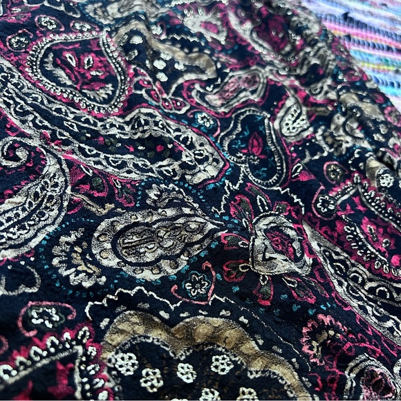 red, black, and gold metallic paisley print quarter sleeve top - Picture 4 of 5